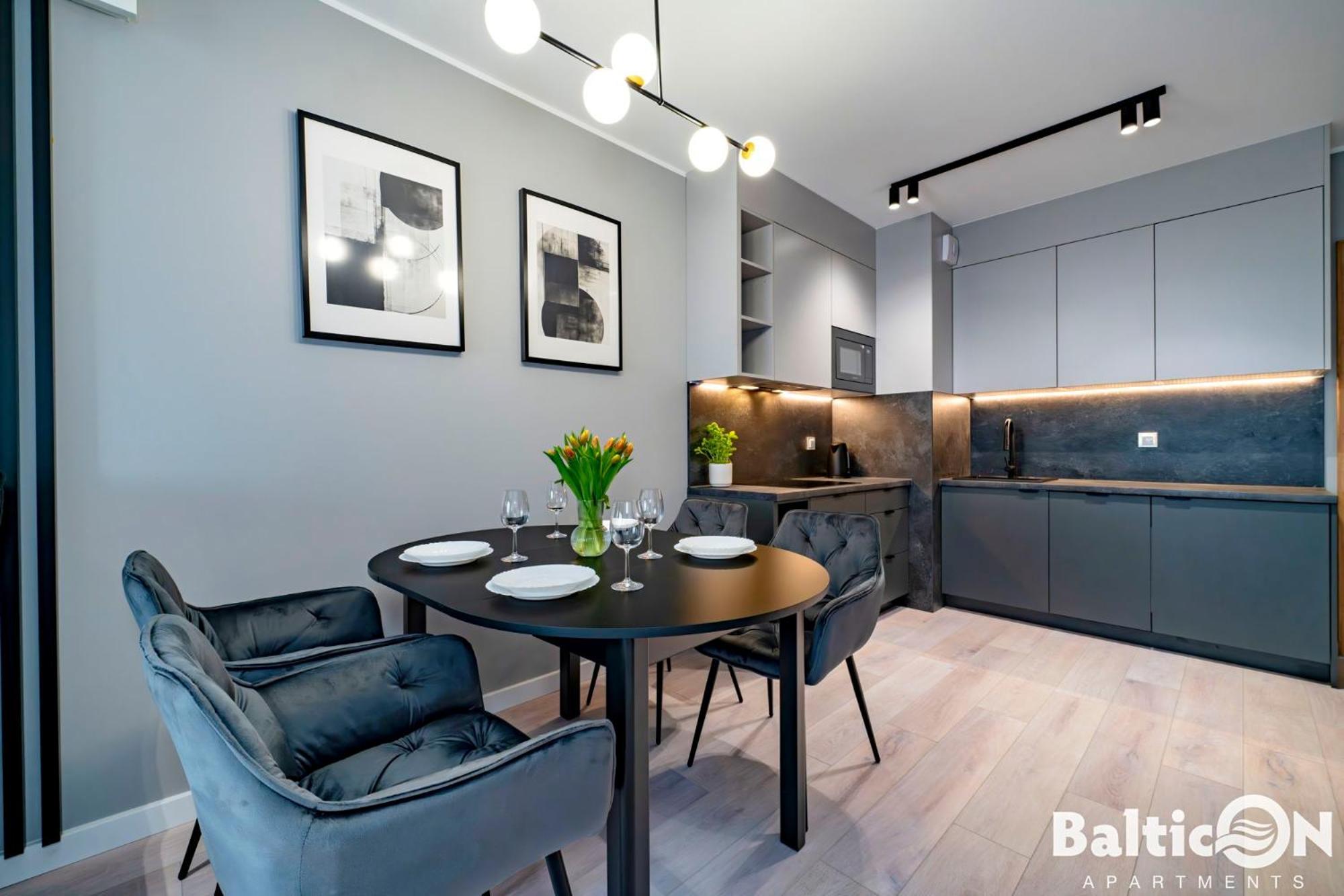 Balticon Kasprowicza Parking Inclusive Apartment