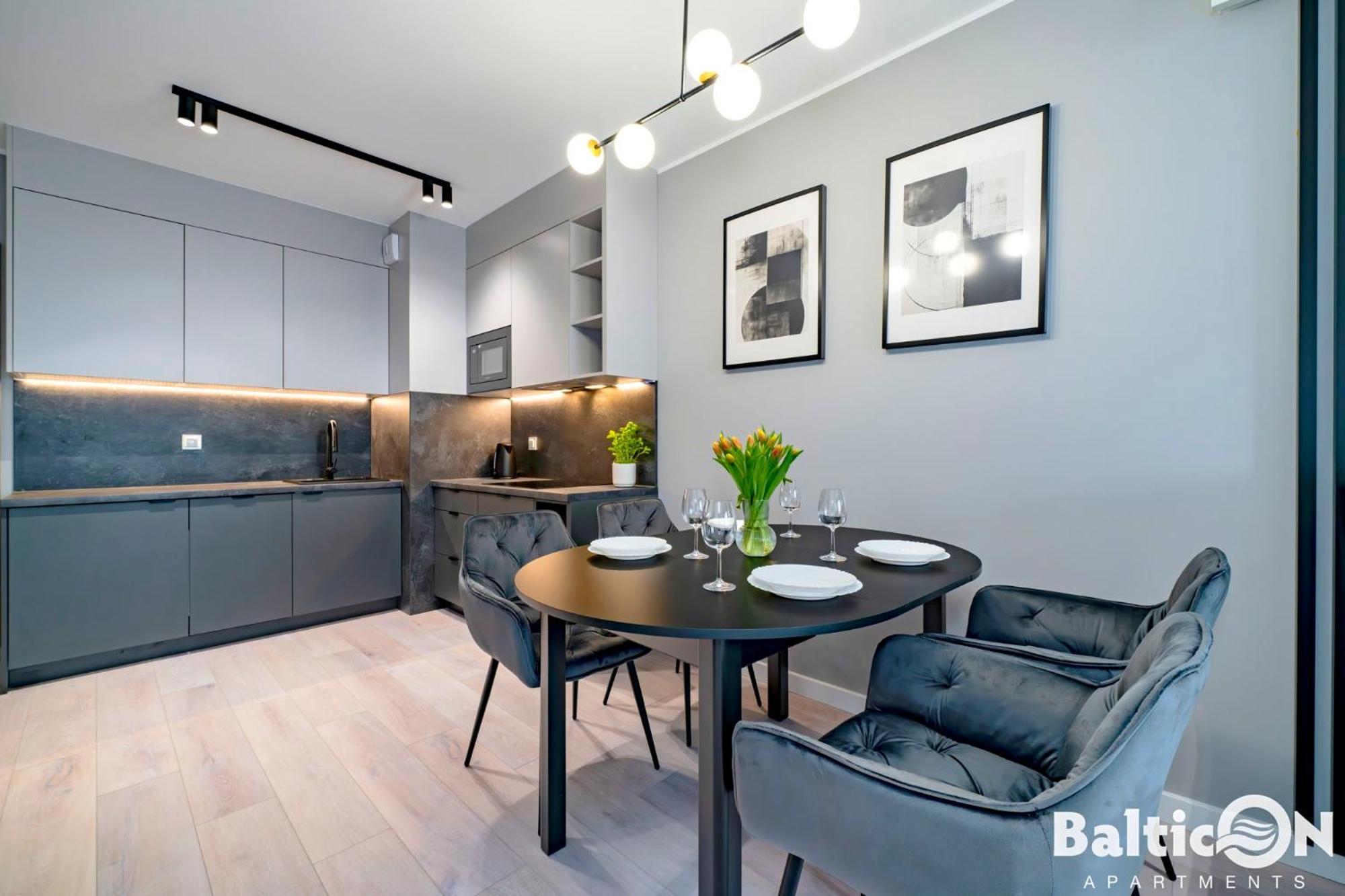 Balticon Kasprowicza Parking Inclusive *
