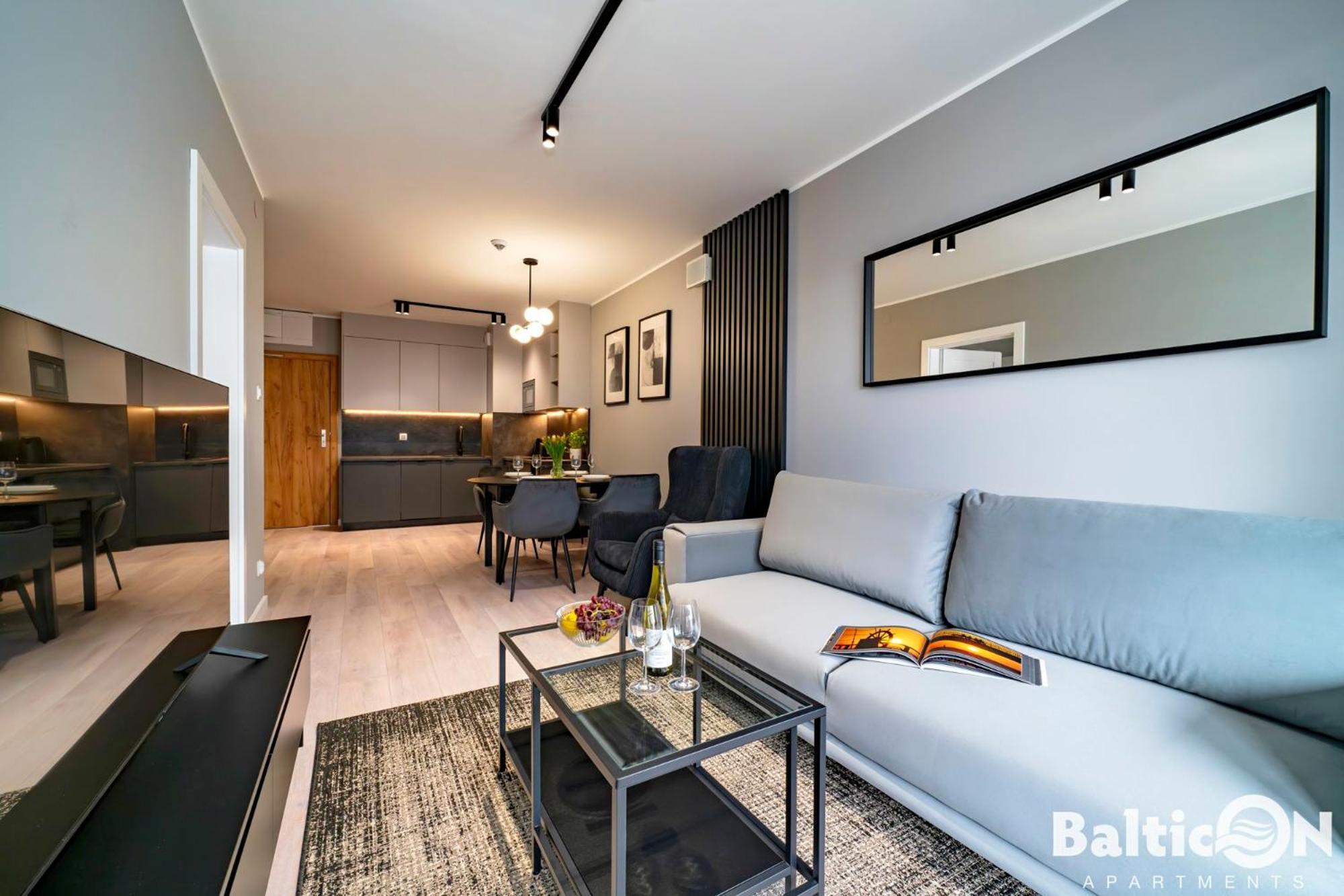 Balticon Kasprowicza Parking Inclusive *